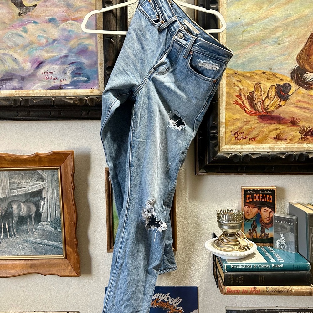 Levi's Wedgie Straight Leg Jean